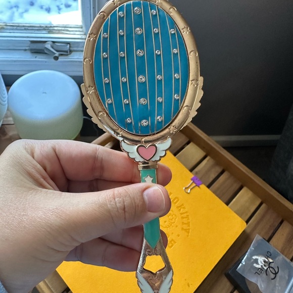 1002-Pink and Red Handheld Mirror with Heart Design - Picture 8 of 8